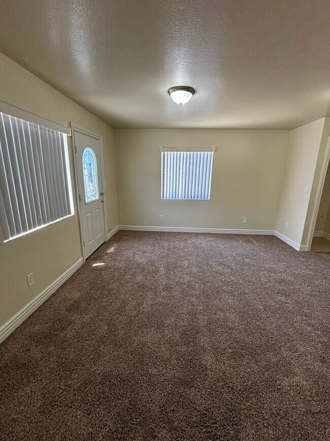 Photo - 318 E 105th St