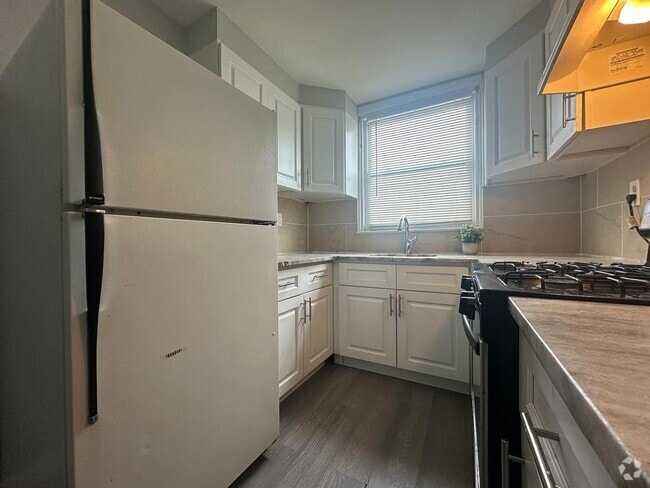 Building Photo - 5705 Charles St Rental