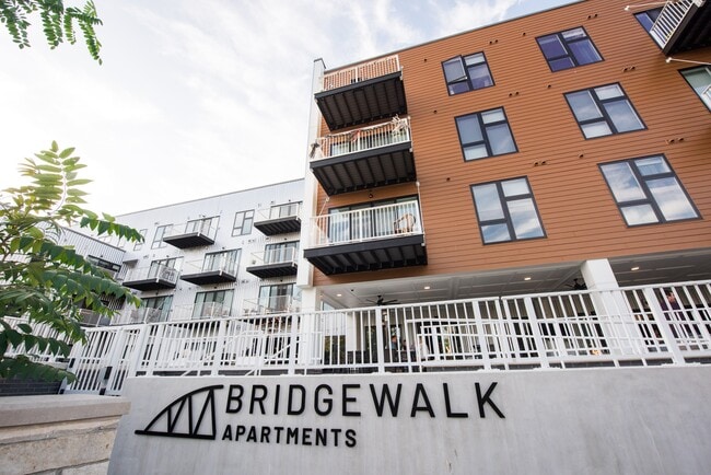 0009 - BridgeWalk Apartments