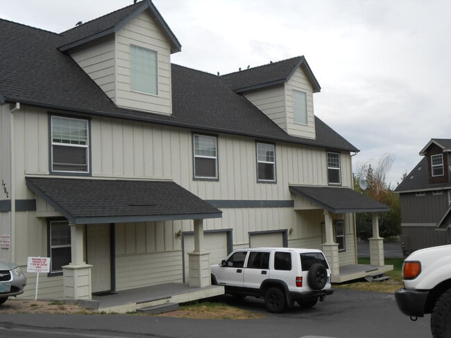 Building Photo - 449-1760 NE Lotus Unit 449-1760-1 Lotus