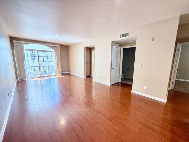 Photo - 4609 Kester Ave