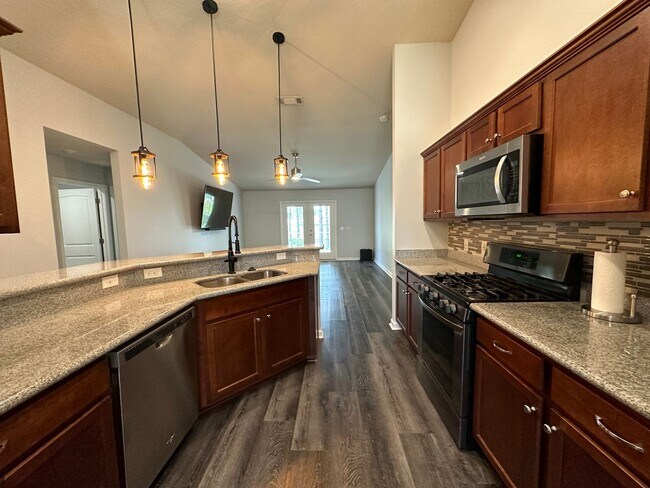 Photo - 3 bedroom 2 bath home in Whisper Creek wit...