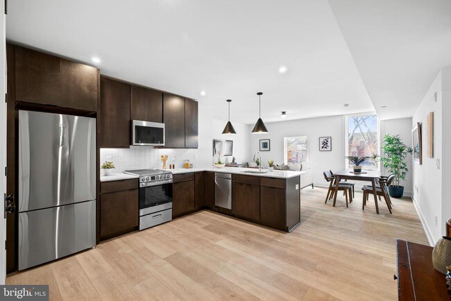 Building Photo - 5200-10 Chester Ave Unit 111 Rental