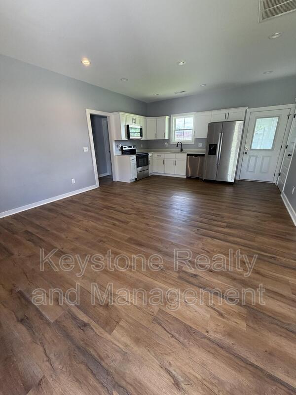 Photo - 605 Colonelette Dr