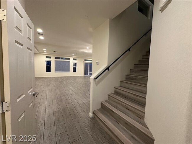 Photo - 7030 Ghost Hill St