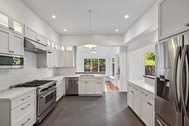 Photo - 282 Eureka St