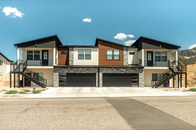 Photo - "Charming 2-Bed, 2-Bath Apartment in a brand new townhome at Lavista Hillside Charm in Cedar City... Unidad 1