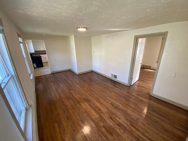 Photo - 3 Bed 1 Bath House for Rent