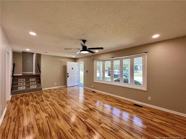 Photo - 1089 Torrey Dr