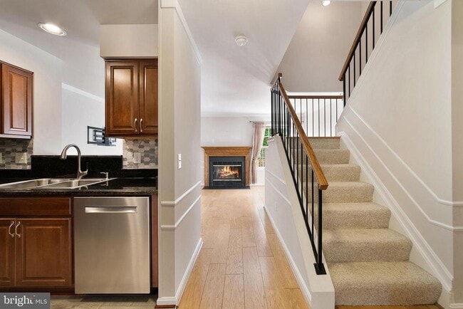 Photo - 106 McIlhaney Way Casa Adosada