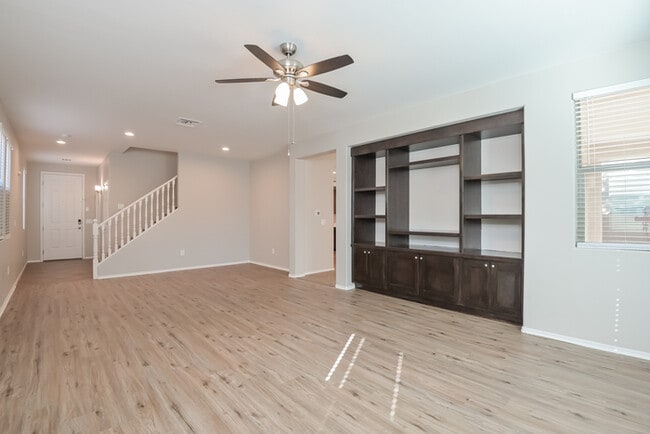 Photo - 171 W Calle Gota