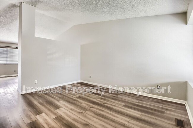 Photo - 4849 N Foxtail Dr