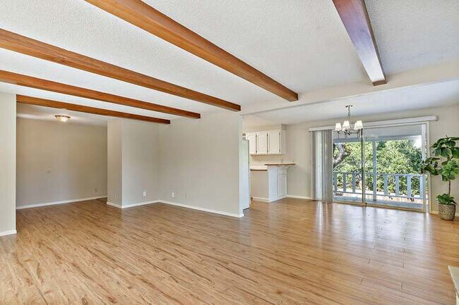 Photo - 735 Oak Knoll Dr