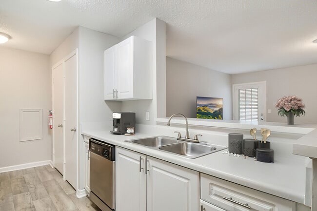 Photo - The Peaks at Callier Springs