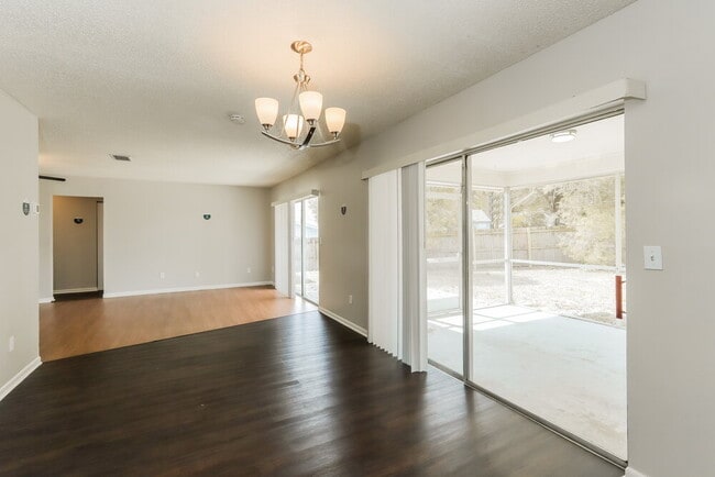 Photo - 4513 Bromley Ave