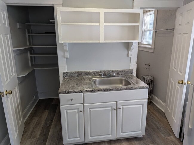 Building Photo - 125 Main St Unit 4