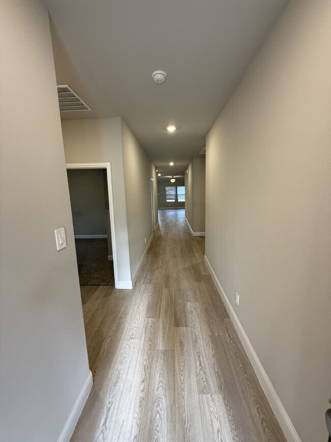 Photo - 702 Williams Wy