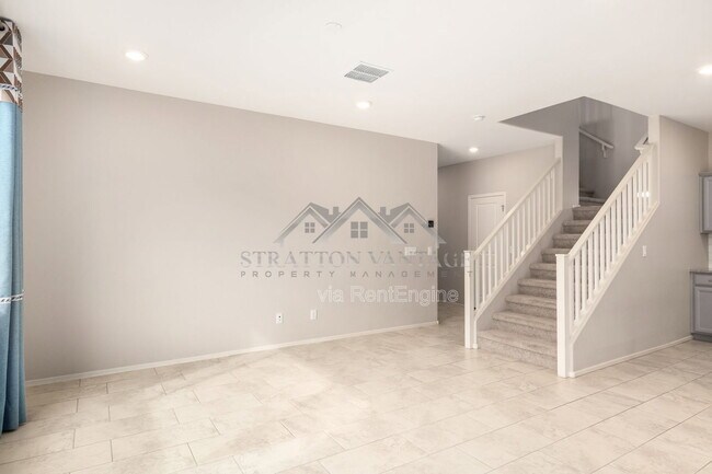 Photo - 55 E Constitution Dr