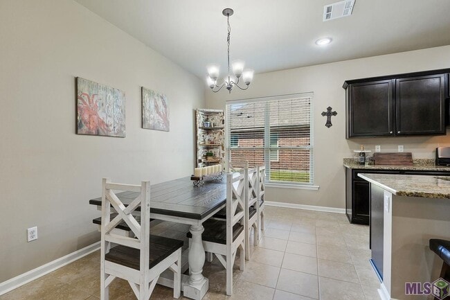 Photo - 644 Greenwich Dr