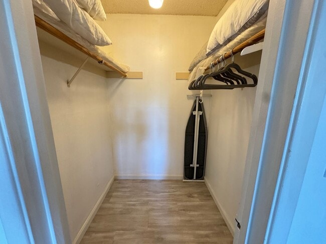 Photo - 100 Kinross Dr