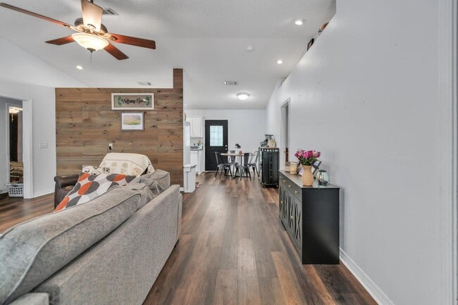 Photo - 5246 Sewell Rd