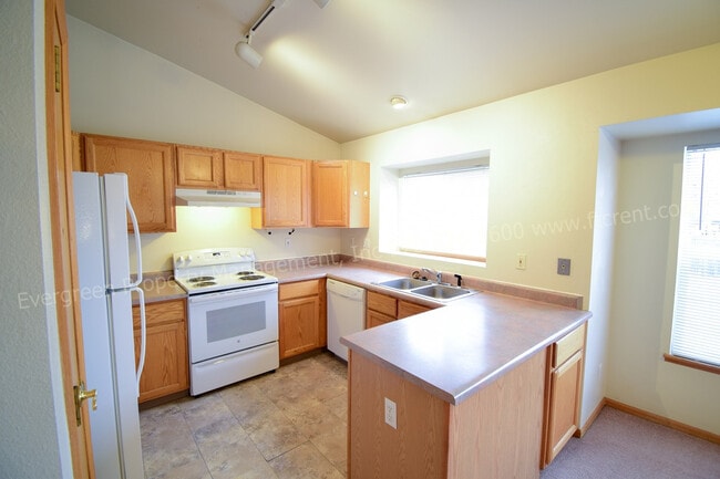 Photo - 648 Brewer Dr