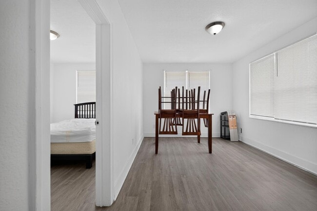 Photo - 3212 Barnett St