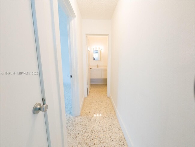 Photo - 3050 NW 21st Ave Unit 9