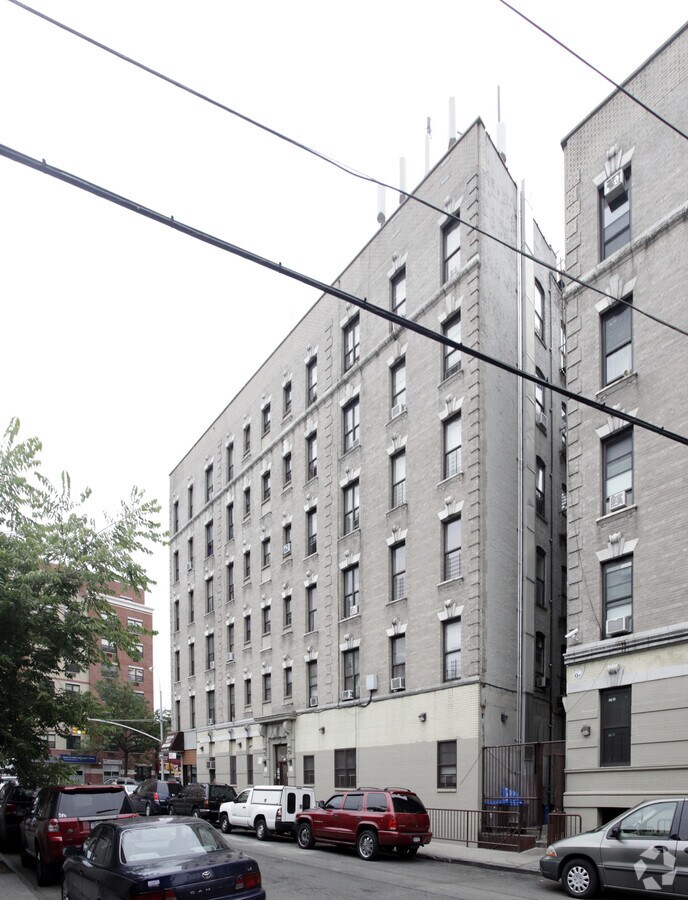 Photo - 834 E 161st St