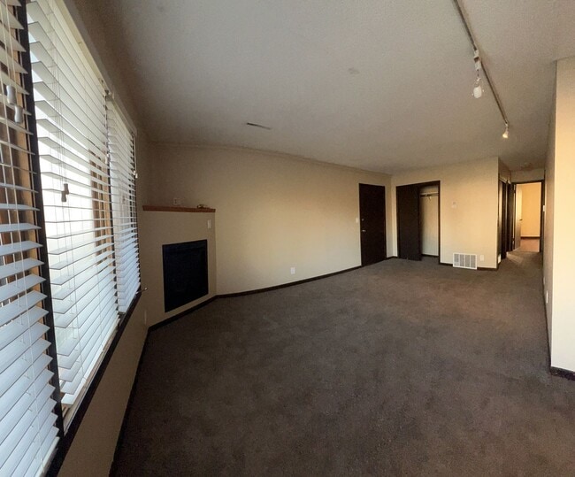 Building Photo - 4010 Westover Rd SE Unit 1