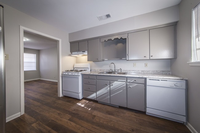 221 N Fillmore St Unit 3