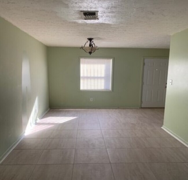 Photo - 1703 Ridge St