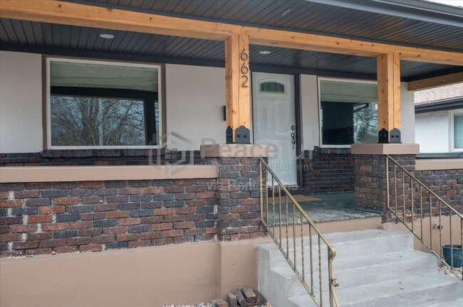 Photo - 662 E Redondo Ave