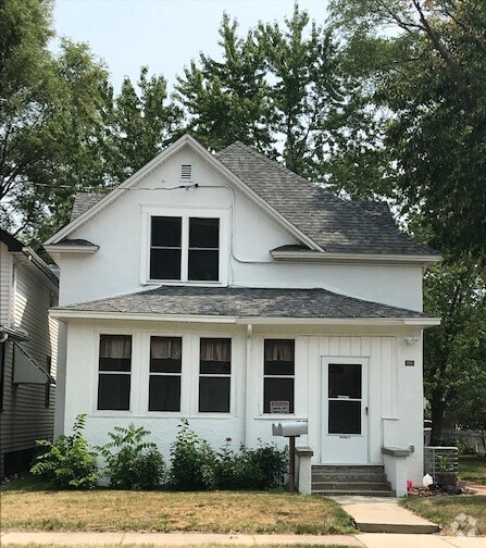 Building Photo - 22 16th Ave N Unit 2 Rental