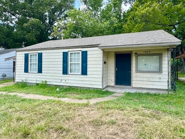 Photo - 1623 Harville St