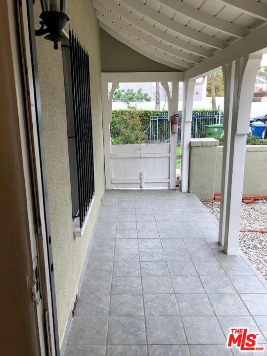 Photo - 4026 Ingraham St