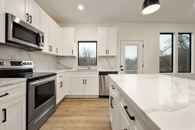 Photo - 313 Conway St Townhome