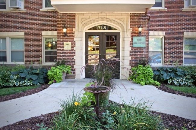 Building Photo - Hillside Apartments