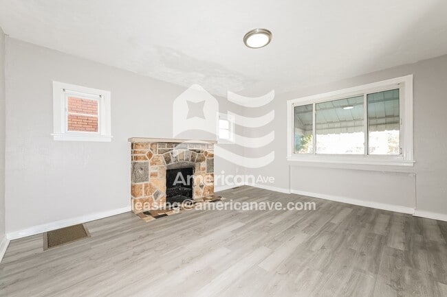 Photo - 881 Miller Ave
