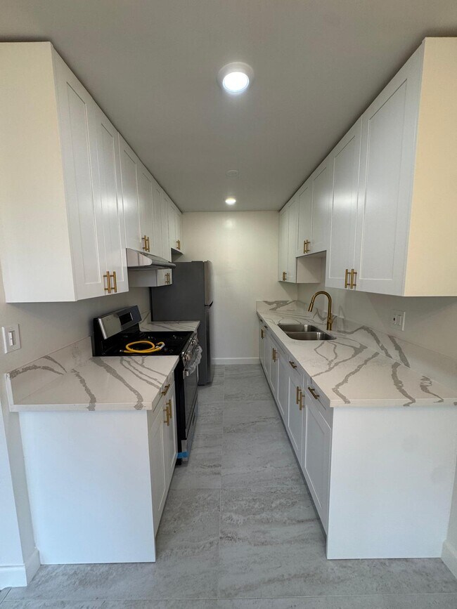 Photo - 5179 Fountain Ave