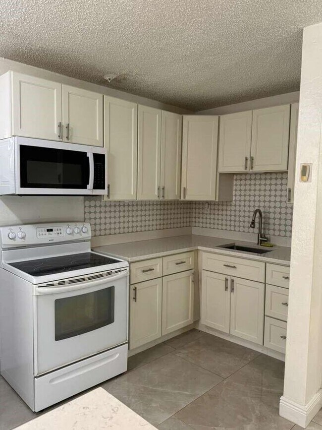 Photo - 4350 NE 6th Ave