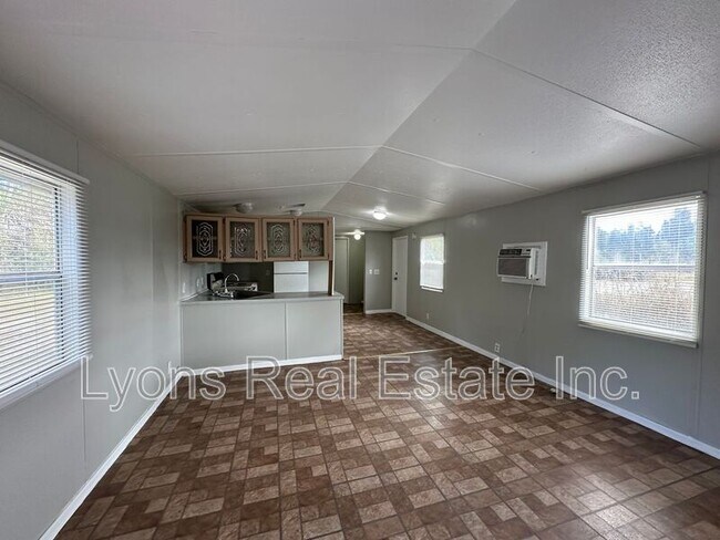 Photo - 7945 Hart Dr