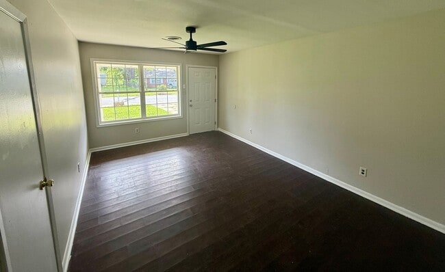 Photo - 2017 Fairfield Dr