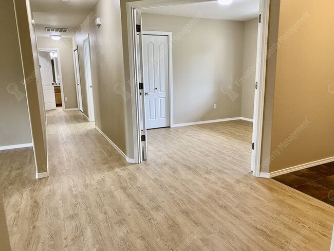 Photo - Single-Level home in NE Redmond with fenced backyard!