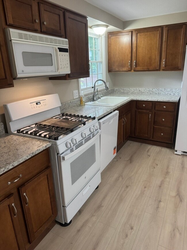 3083 Orchard Rd