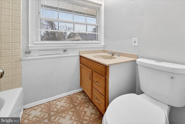 Photo - 6 Sherwood Ln