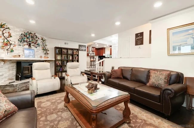 4388 Bellflower Dr