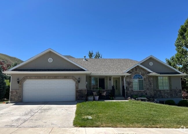 Building Photo - Payson Home Unit 1