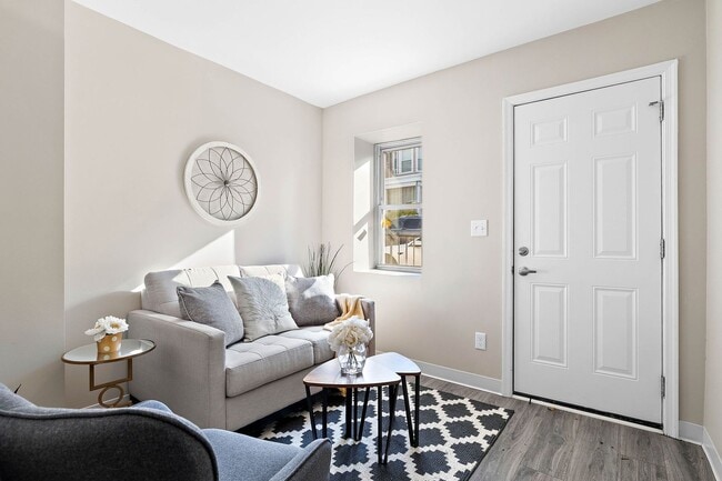 Photo - 2 Bedroom 1 Bath Townhouse for rent