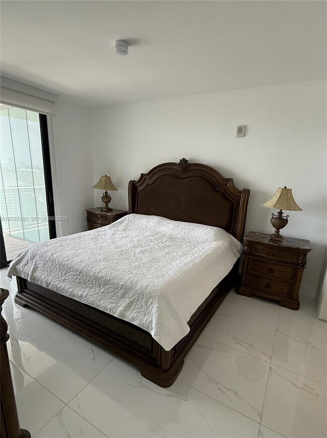 Photo - 1010 Brickell Ave Unit 2704